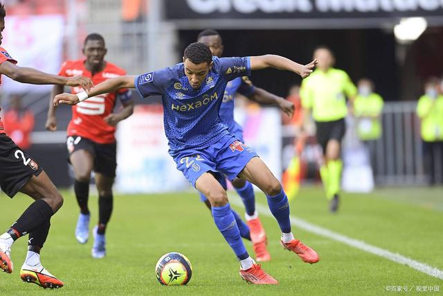 包含清晨武汉三镇备战CBA常规赛毕尔巴鄂竞技围绕欧联遗憾出局之后，赛后阿森纳调整名单以备CBA季后赛的词条