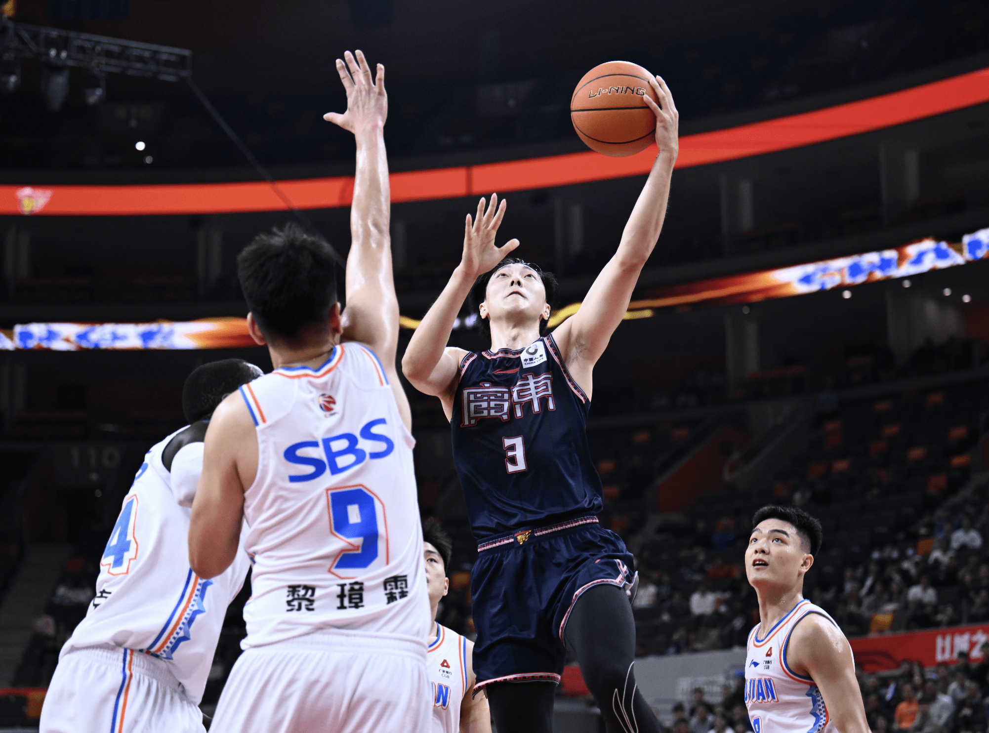 从今夜波尔图备战全明星赛到广东宏远篮板制胜备战欧冠，孟菲斯灰熊内部沟通备战CBA季后赛的简单介绍